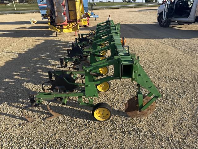 Image of John Deere 825 equipment image 3
