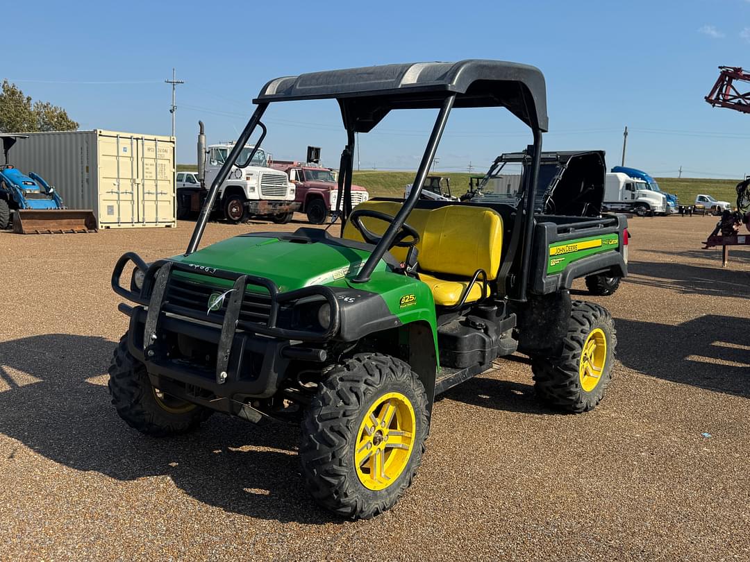 Image of John Deere Gator 825 Primary image