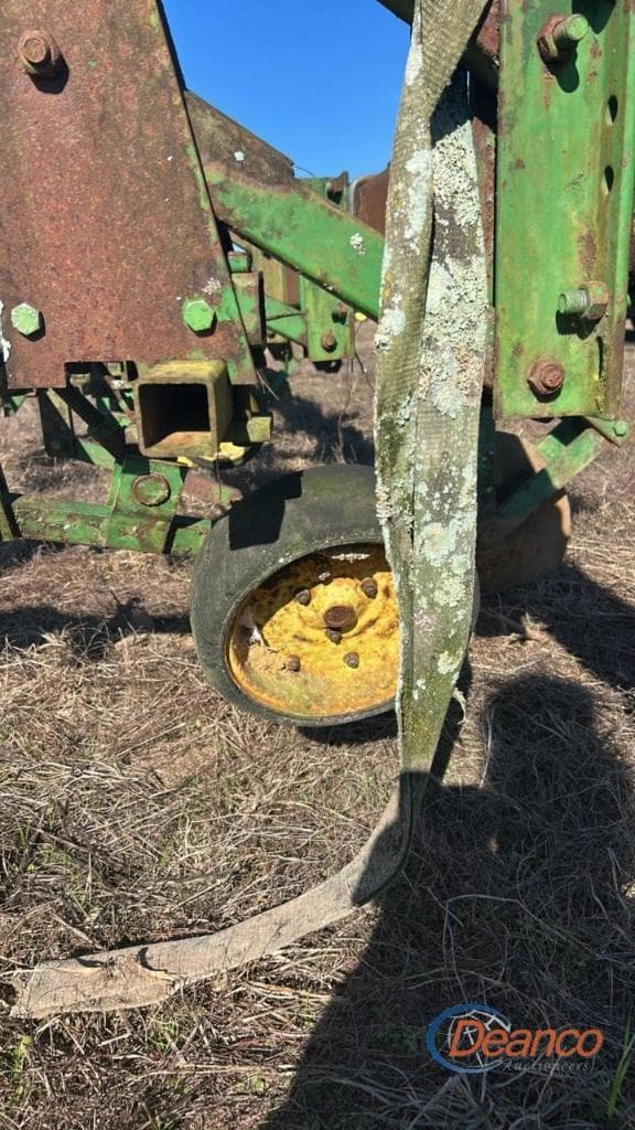 Image of John Deere 825 equipment image 2