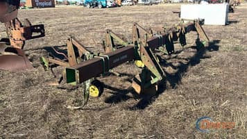 Main image John Deere 825