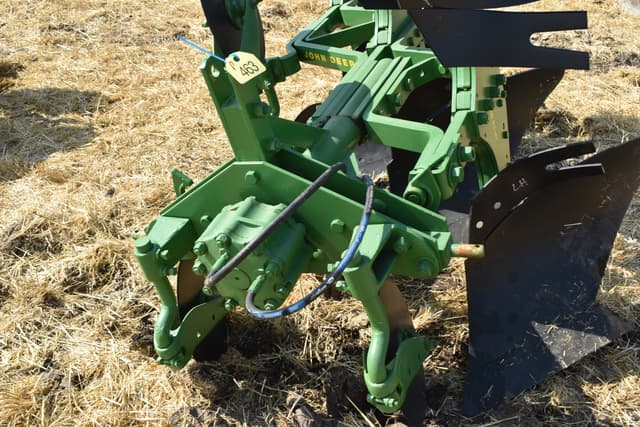 Image of John Deere 825 equipment image 3