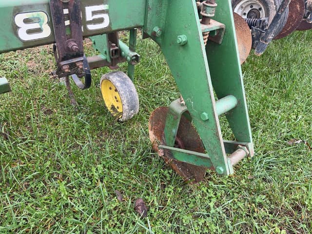 Image of John Deere 825 equipment image 3