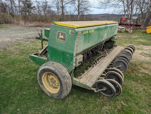 Image of John Deere 8250 equipment image 1