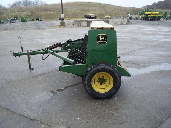 Image of John Deere 8250 equipment image 4