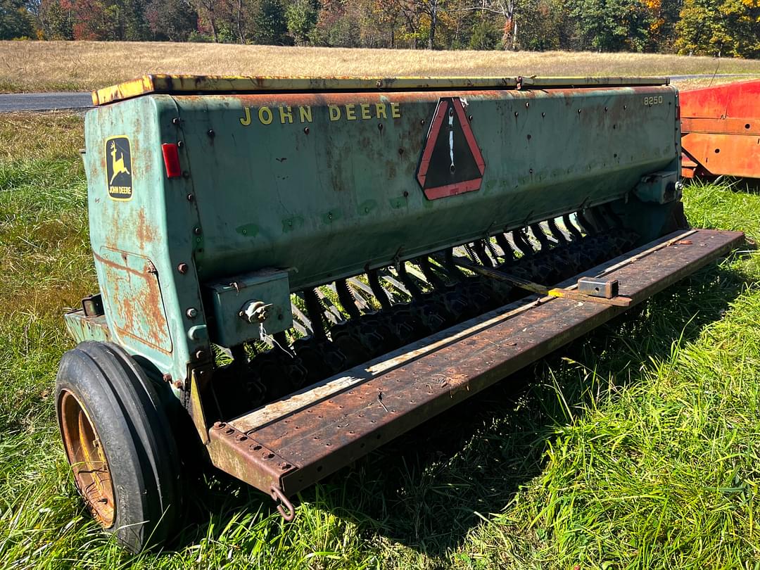 Image of John Deere 8250 Primary image