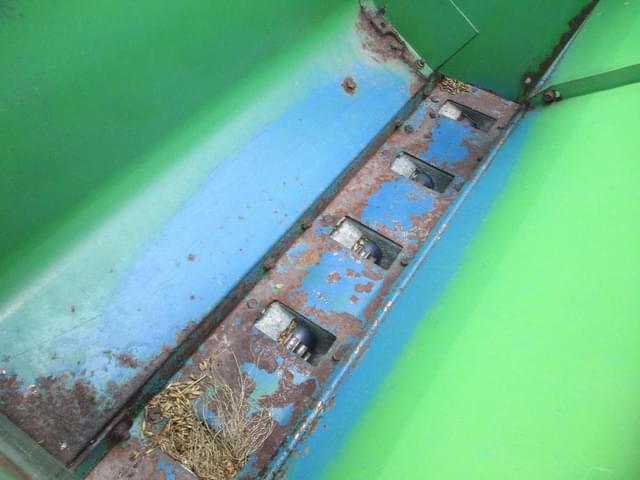 Image of John Deere 8250 equipment image 4