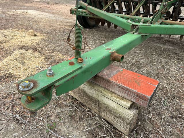 Image of John Deere 8250 equipment image 2