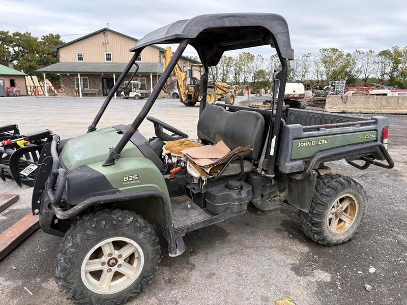 Main image John Deere Gator XUV 825i