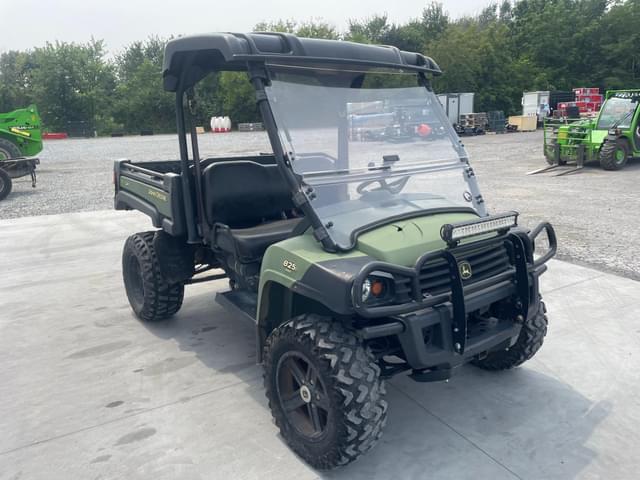 Image of John Deere Gator XUV 825i equipment image 1