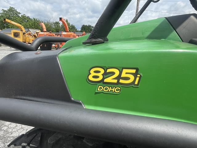 Image of John Deere Gator XUV 825i equipment image 4