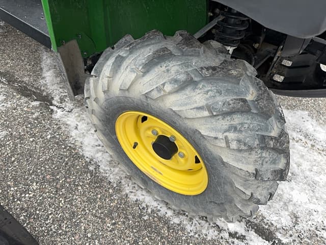 Image of John Deere Gator XUV 825i equipment image 4