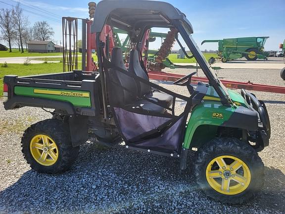 Image of John Deere Gator XUV 825i equipment image 1