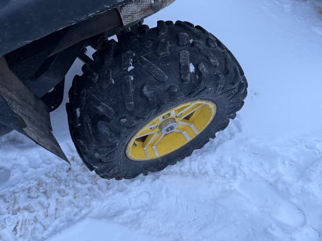 Image of John Deere Gator XUV 825i equipment image 4