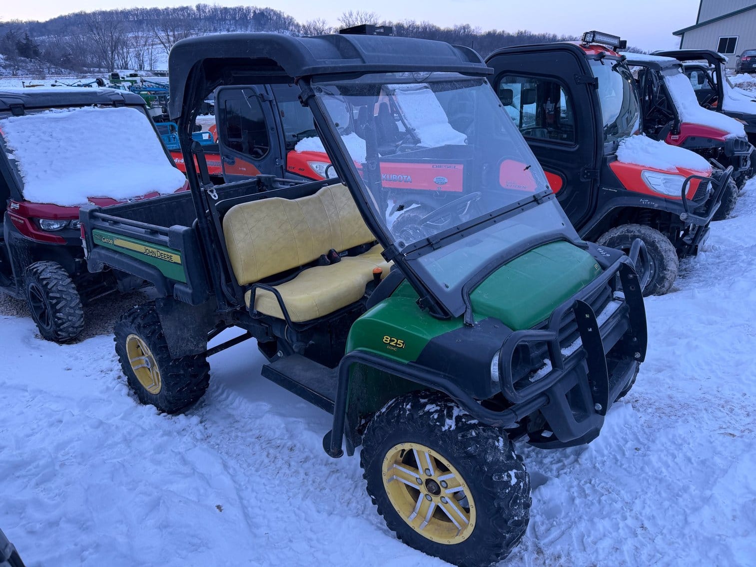 John Deere Gator XUV 825i Equipment Image0