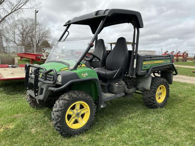 Image of John Deere Gator XUV 825i equipment image 1