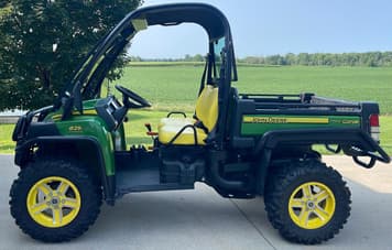Main image John Deere Gator XUV 825i