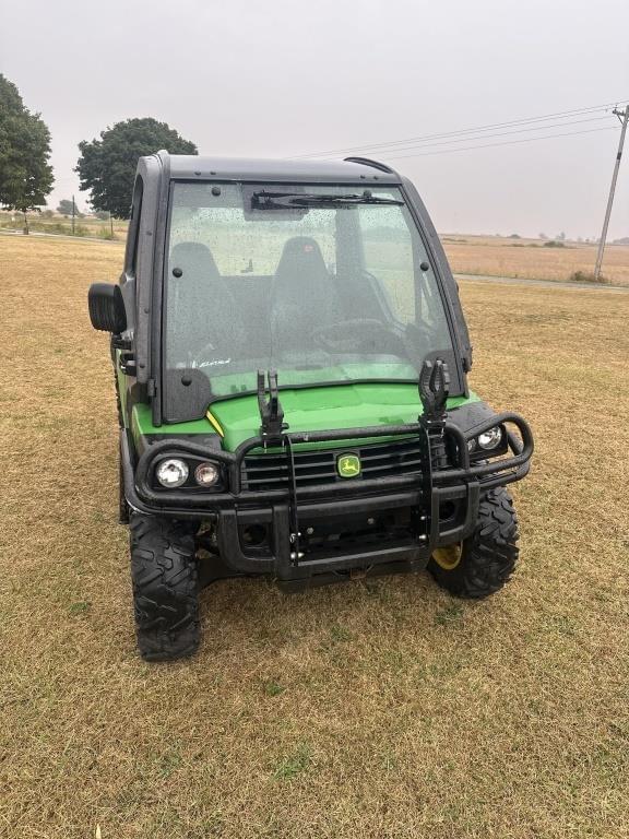Image of John Deere Gator XUV 825i equipment image 2