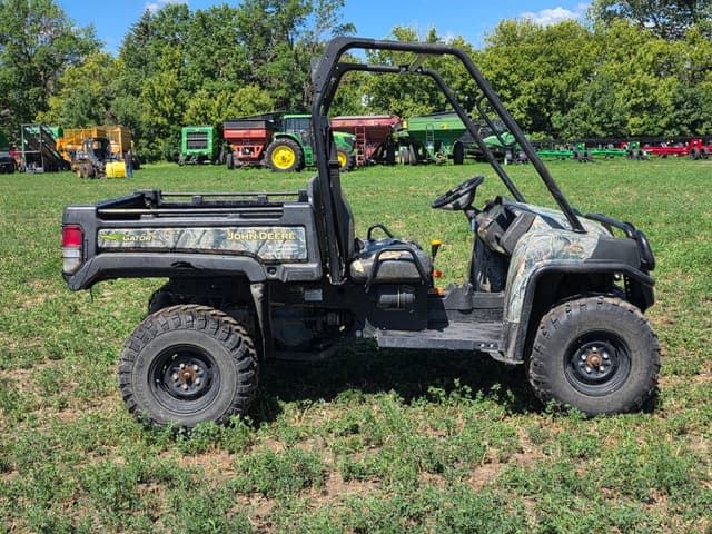 Image of John Deere Gator XUV 825i equipment image 2