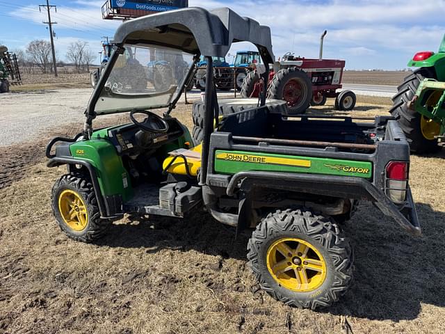 Image of John Deere Gator XUV 825i equipment image 1