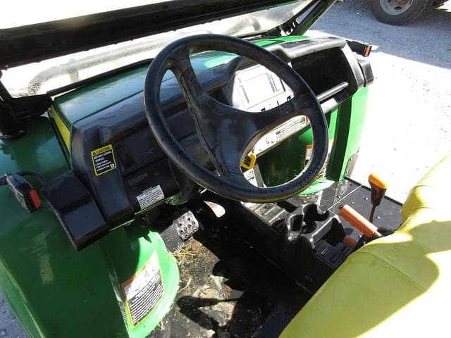 Image of John Deere Gator XUV 825i equipment image 4