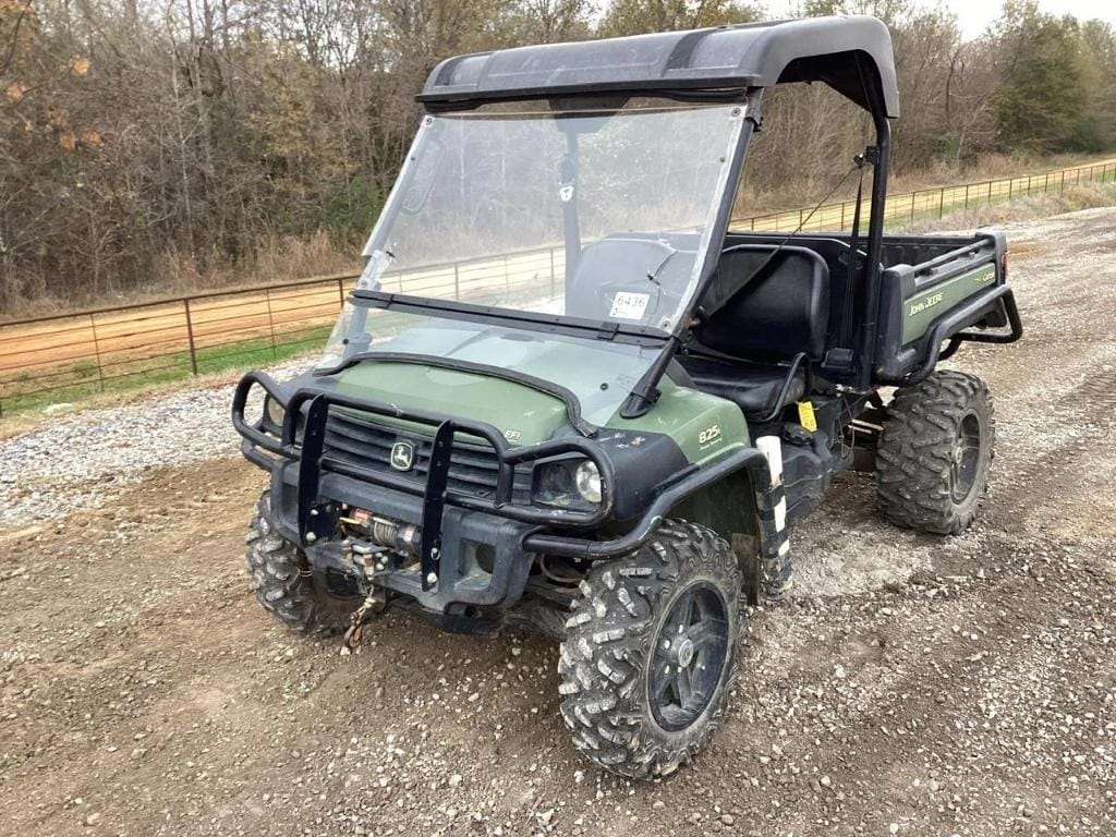 John Deere Gator XUV 825i Equipment Image0