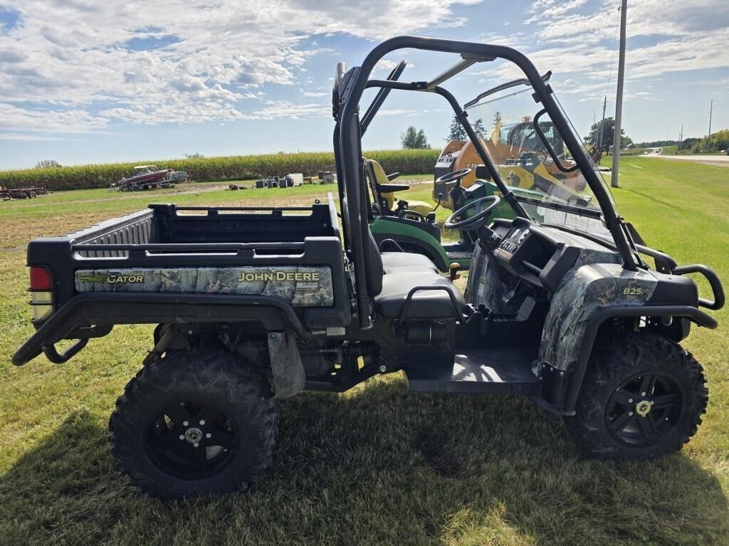 Image of John Deere Gator XUV 825i Image 1