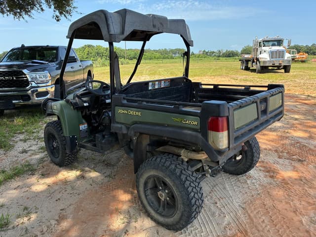 Image of John Deere Gator XUV 825i equipment image 4