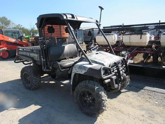 Image of John Deere Gator XUV 825i equipment image 1