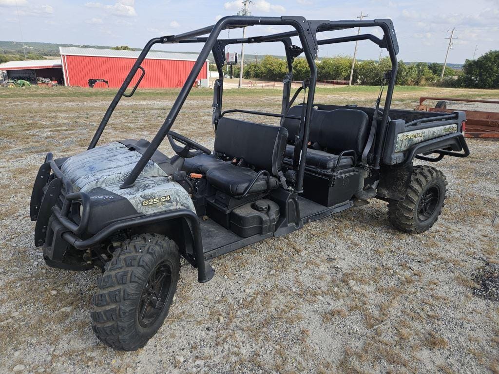 John Deere Gator XUV 825i Equipment Image0