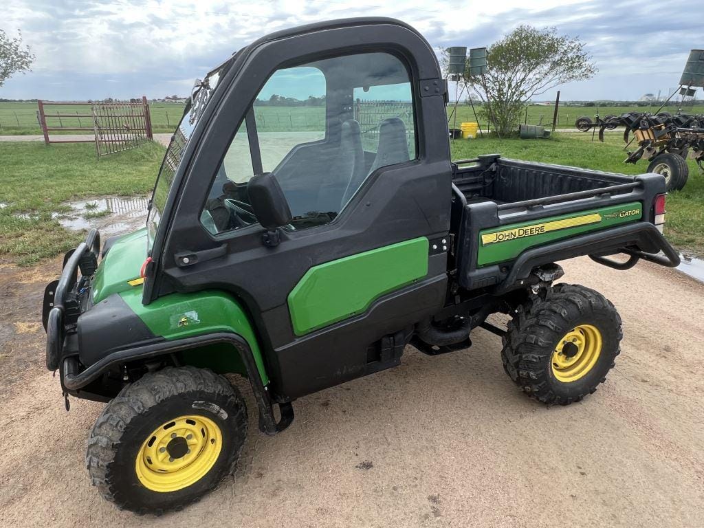 Main image John Deere Gator XUV 825i