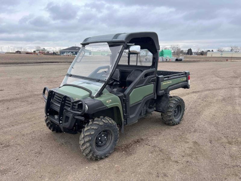 Main image John Deere Gator XUV 825i
