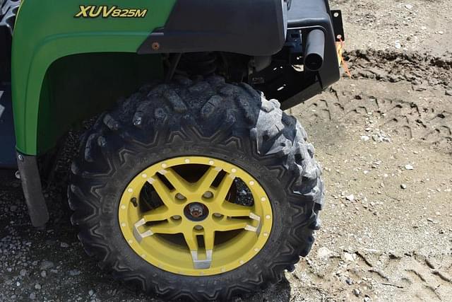 Image of John Deere XUV 825M equipment image 4