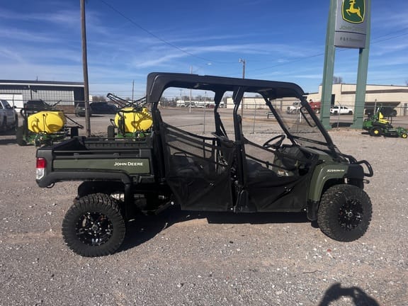 John Deere XUV 825M S4 Equipment Image0