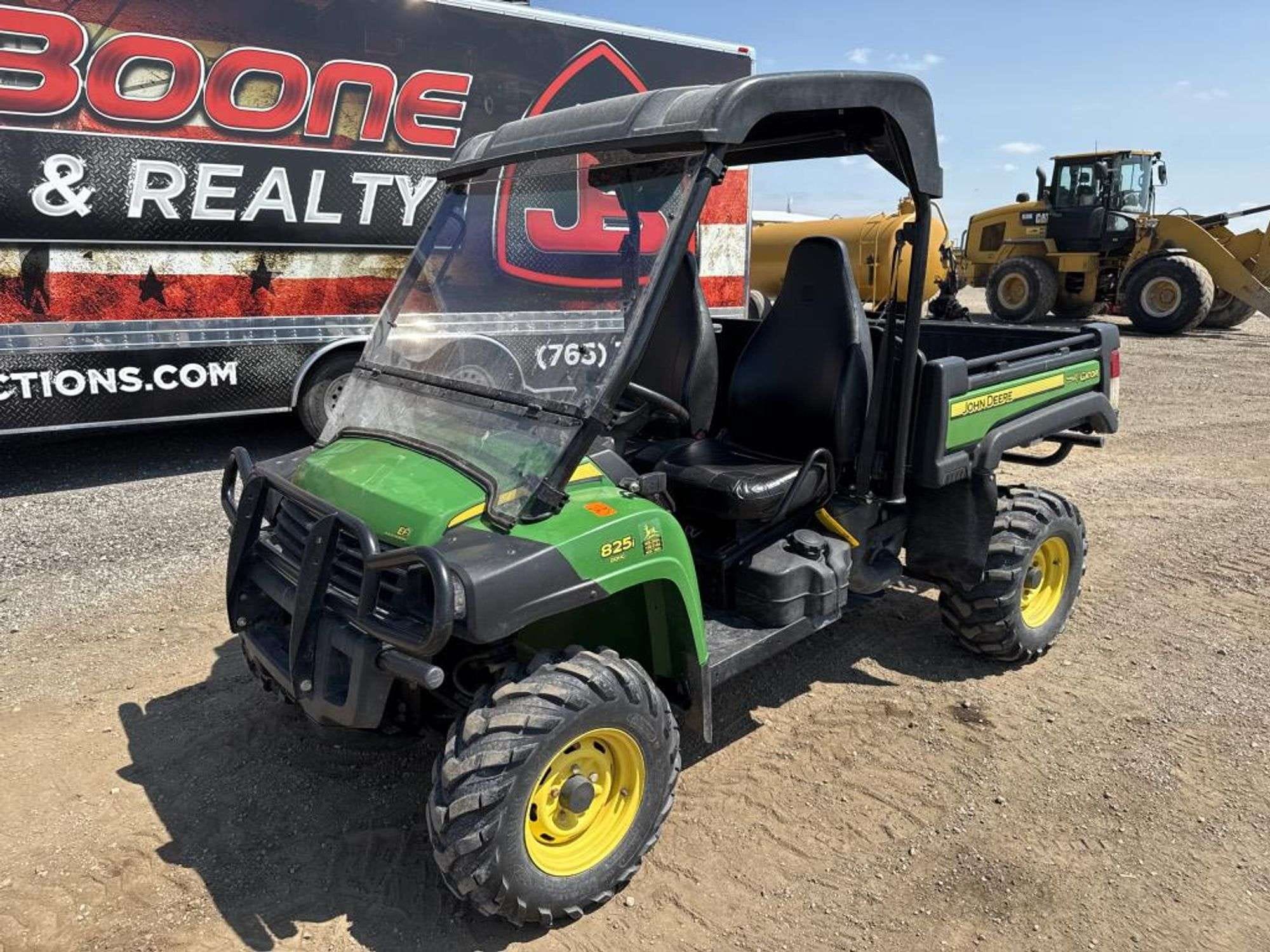 John Deere Gator XUV 825i Equipment Image0