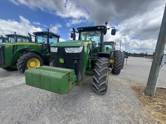 Image of John Deere 8260R equipment image 3
