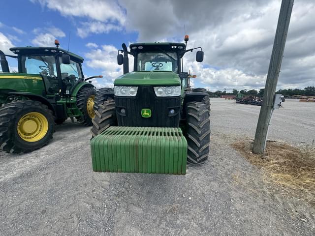 Image of John Deere 8260R equipment image 4
