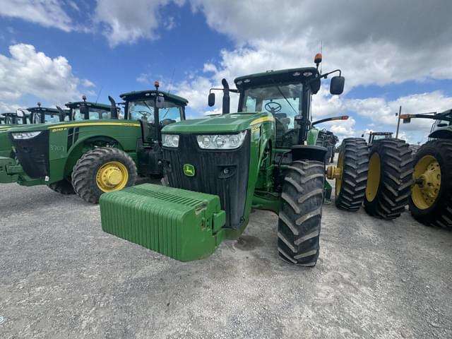 Image of John Deere 8260R equipment image 3