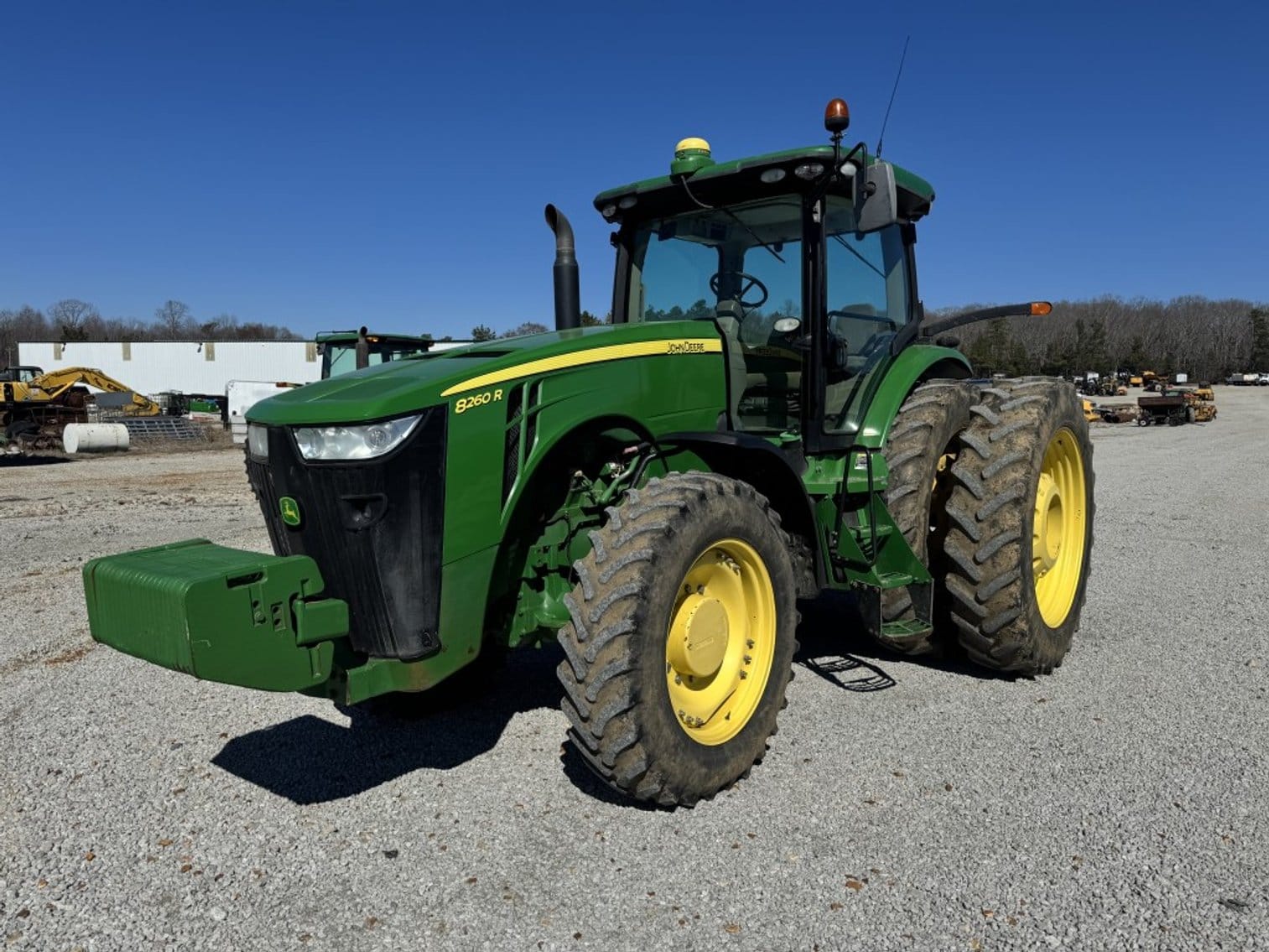 John Deere 8260R Equipment Image0