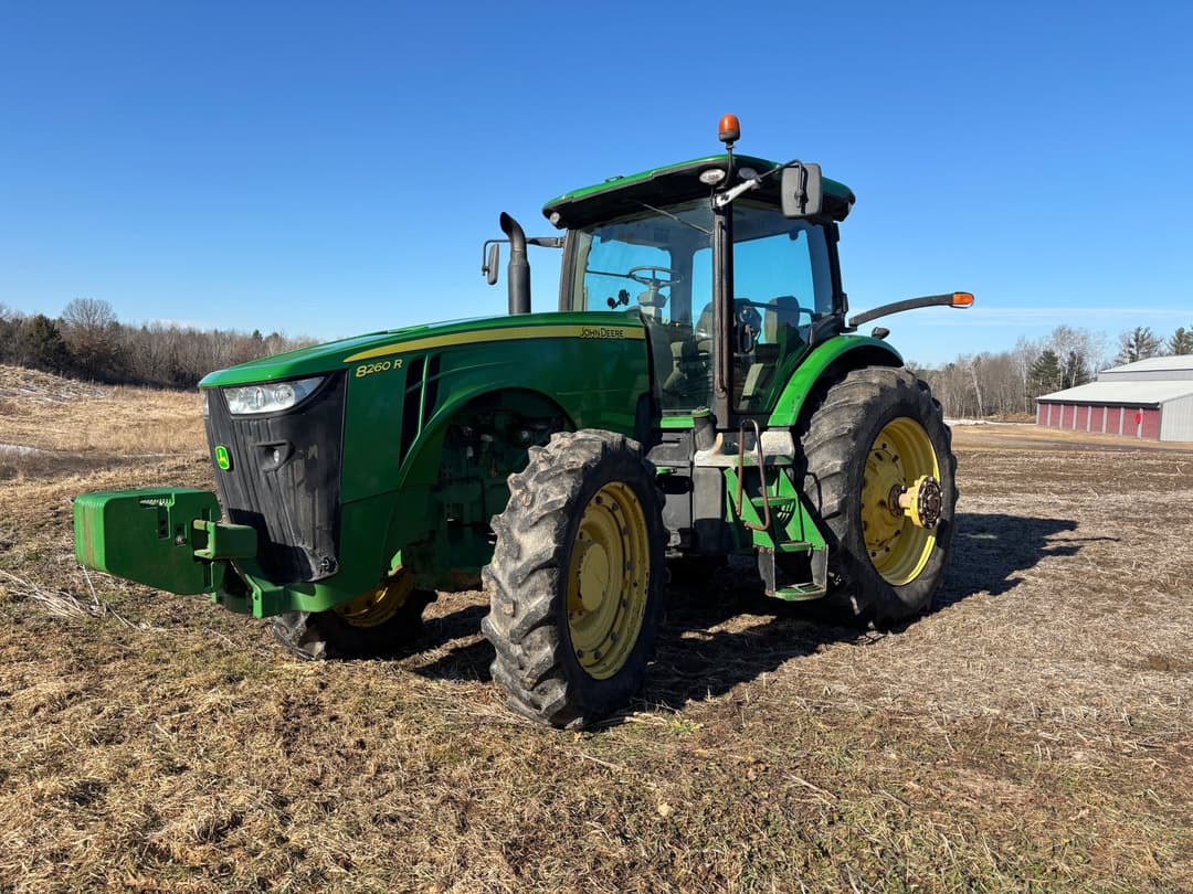 Image of John Deere 8260R Primary image