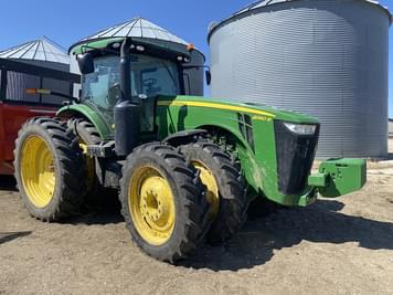 Main image John Deere 8260R