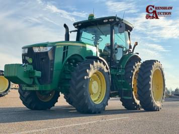 Main image John Deere 8260R