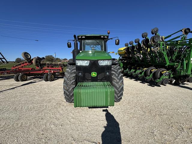 Image of John Deere 8270R equipment image 2