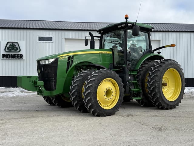 Image of John Deere 8270R equipment image 1