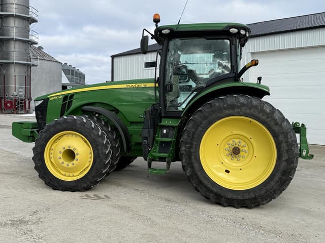 Image of John Deere 8270R equipment image 4