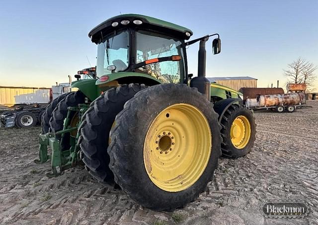 Image of John Deere 8285R equipment image 2