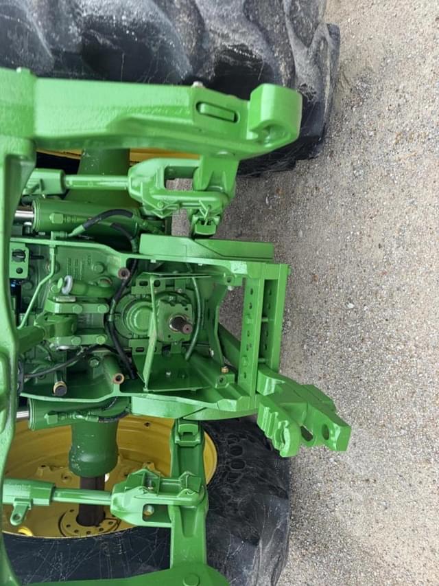 Image of John Deere 8285R equipment image 4