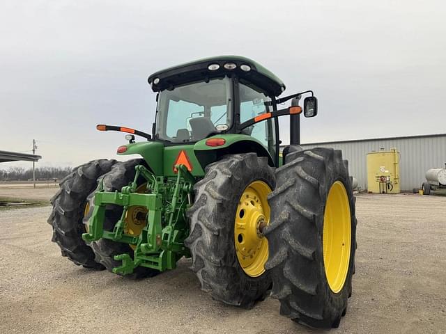 Image of John Deere 8285R equipment image 2