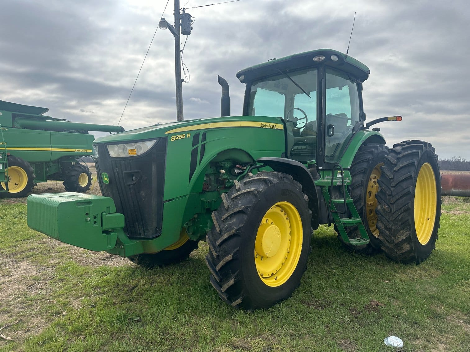 John Deere 8285R Equipment Image0