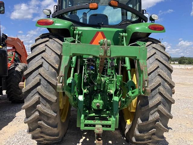 Image of John Deere 8285R equipment image 4