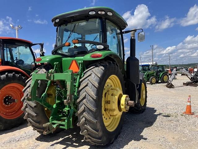 Image of John Deere 8285R equipment image 2